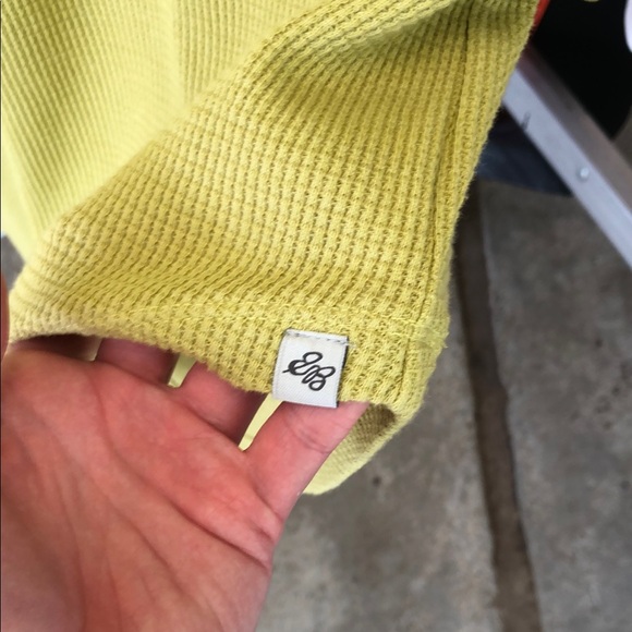 Women's Eddie Bauer Fitted Lime Yellow-Green Long Sleeve Waffle Crew Size Small - Picture 5 of 6